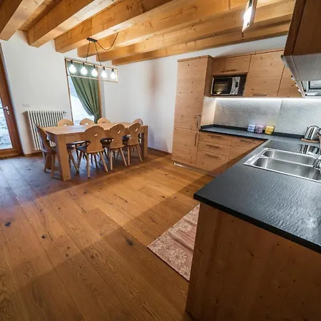 Apartment Cima 11 *