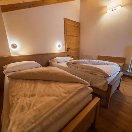 Appartement Cima 11 *